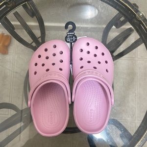 NWT CROCS C 11